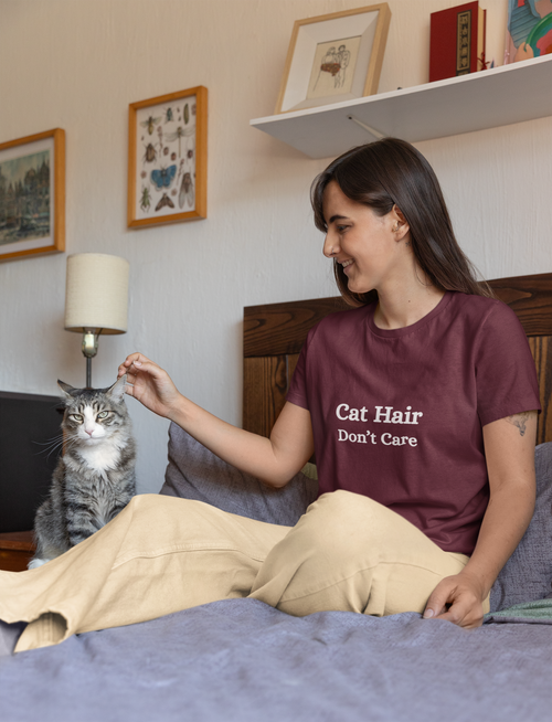 Cat Hair Don’t Care — Pet Lover Tee | Womenʻs Relaxed T-Shirt